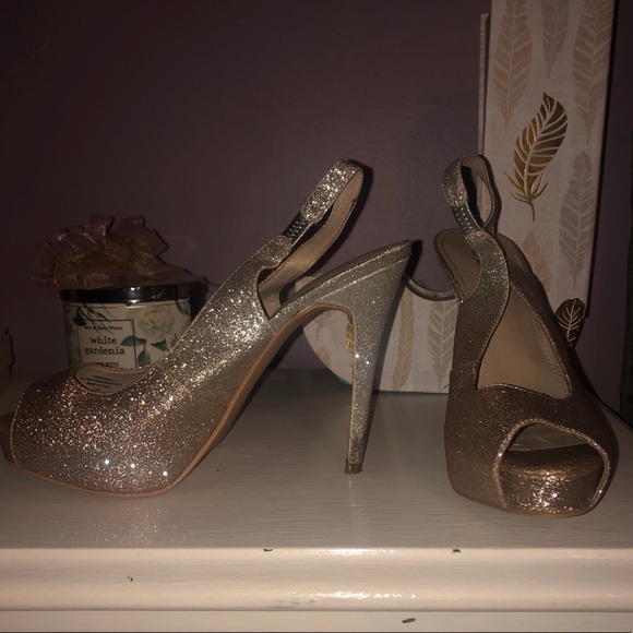 GUESS Glitter Pumps - Picture 2 of 4